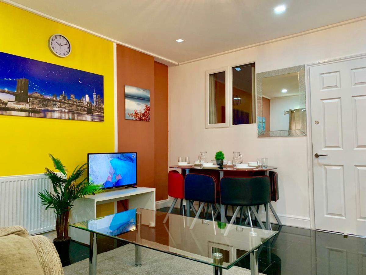 London 2 Bedroom Apartment, Kitchen, Reception And Private Garden Екстериор снимка