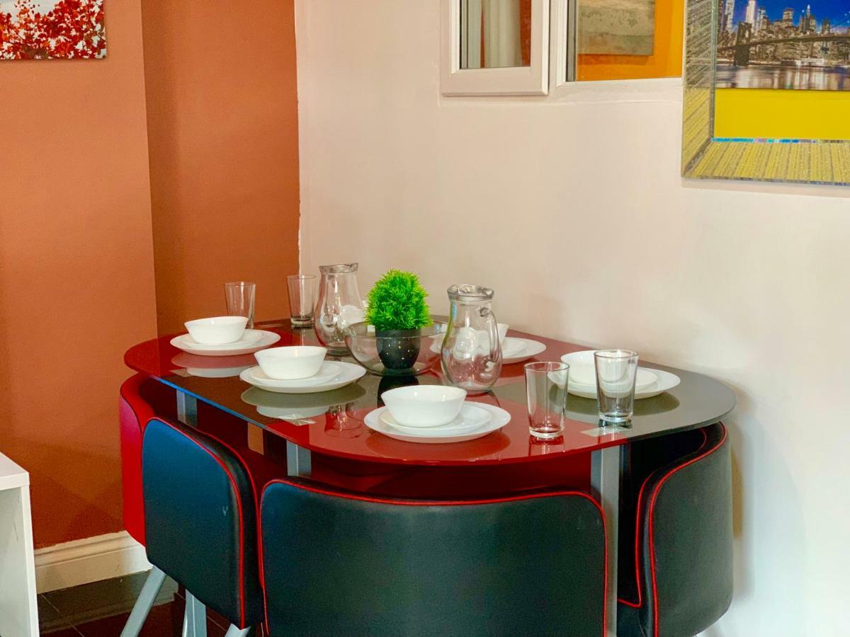London 2 Bedroom Apartment, Kitchen, Reception And Private Garden Екстериор снимка