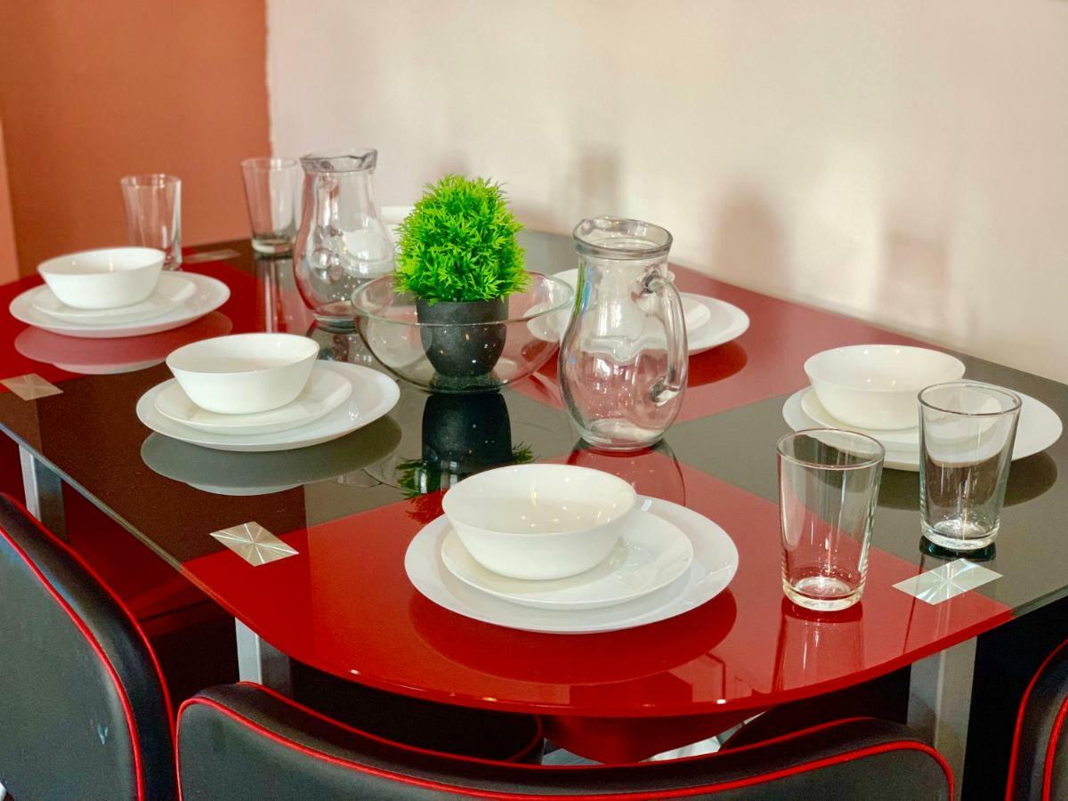 London 2 Bedroom Apartment, Kitchen, Reception And Private Garden Екстериор снимка